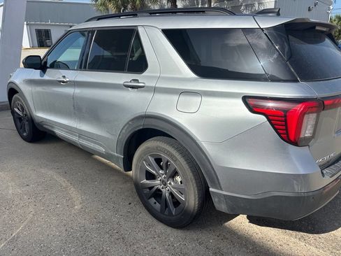 Used 2025 Ford Explorer Active w/ Active Comfort Package AWD/4WD image 4