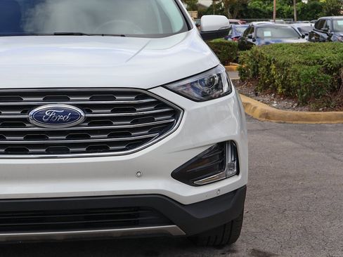 Used 2022 Ford Edge Titanium image 16