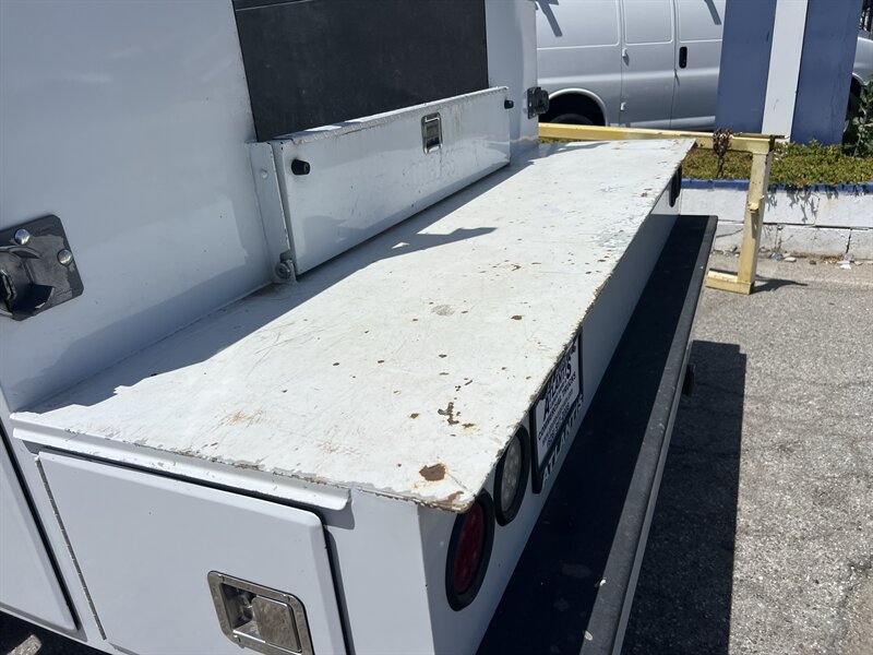Used 2023 Ford F550 2WD Regular Cab Super Duty image 13