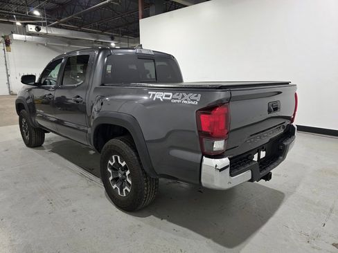 Used 2019 Toyota Tacoma TRD Off-Road image 8