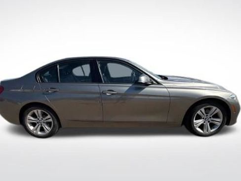 Used 2016 BMW 328i xDrive Sedan AWD/4WD image 3