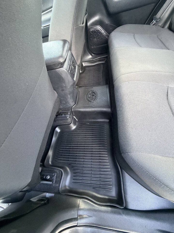 Used 2024 Toyota RAV4 LE AWD/4WD image 25