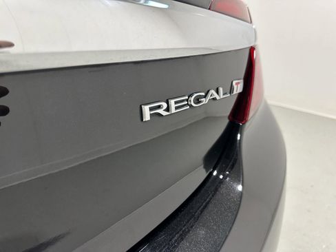Used 2017 Buick Regal Sport Touring FWD image 19