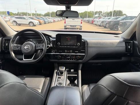 Used 2022 Nissan Pathfinder SV w/ SV Premium Package AWD/4WD image 47