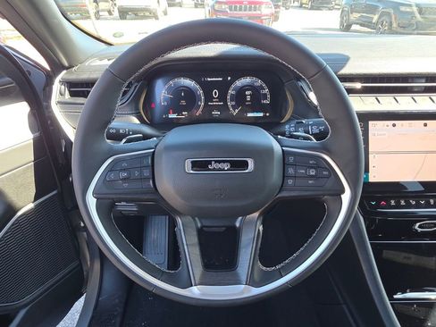 New 2026 Jeep Grand Cherokee Limited RWD image 16