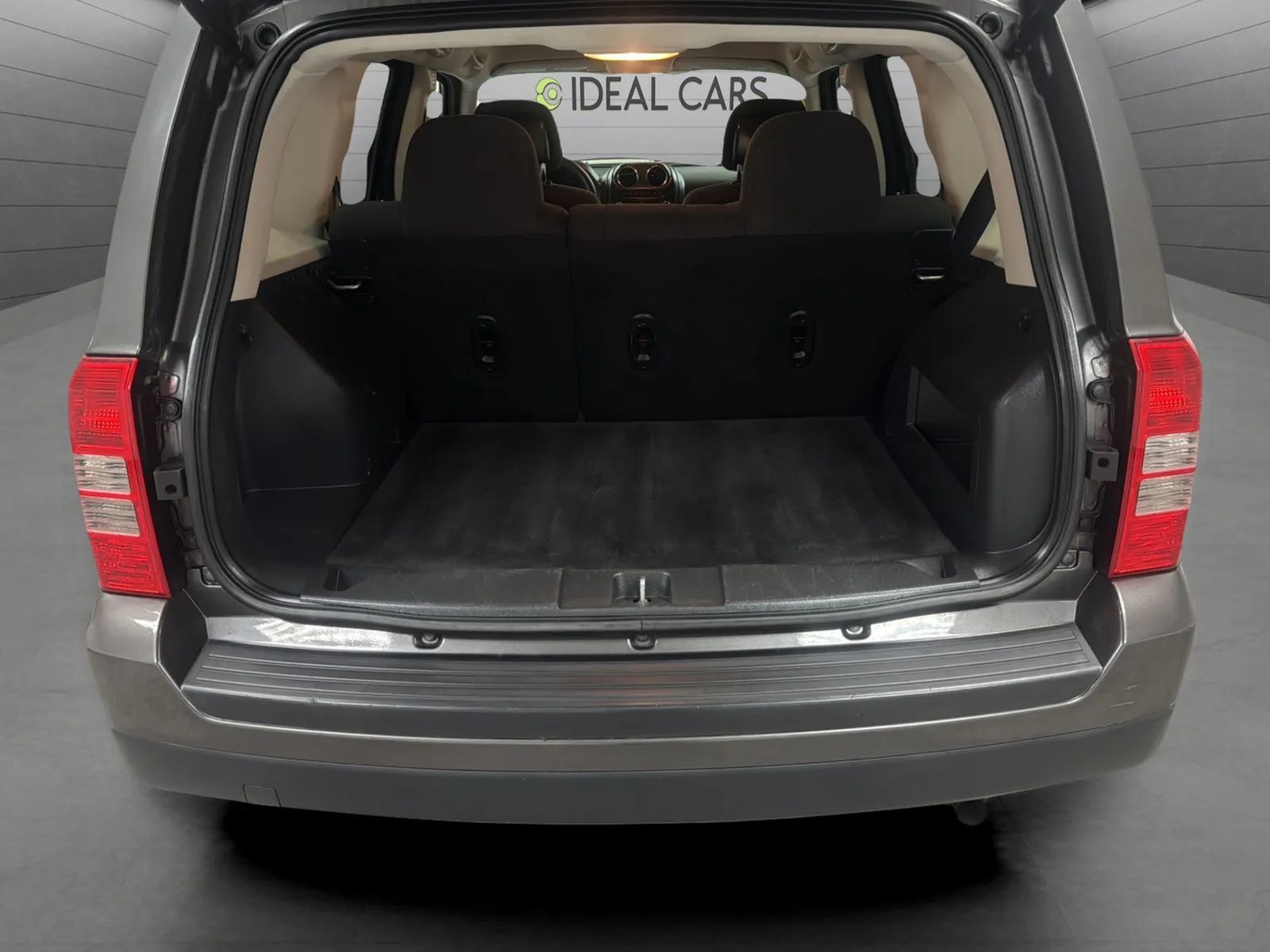 Used 2015 Jeep Patriot Sport w/ Power Value Group FWD image 19