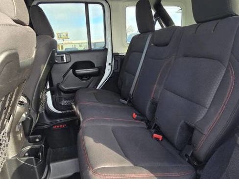 Used 2018 Jeep Wrangler Unlimited Rubicon w/ Steel Bumper Group image 9