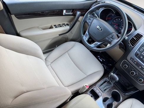 Used 2014 Kia Sorento LX AWD/4WD image 15