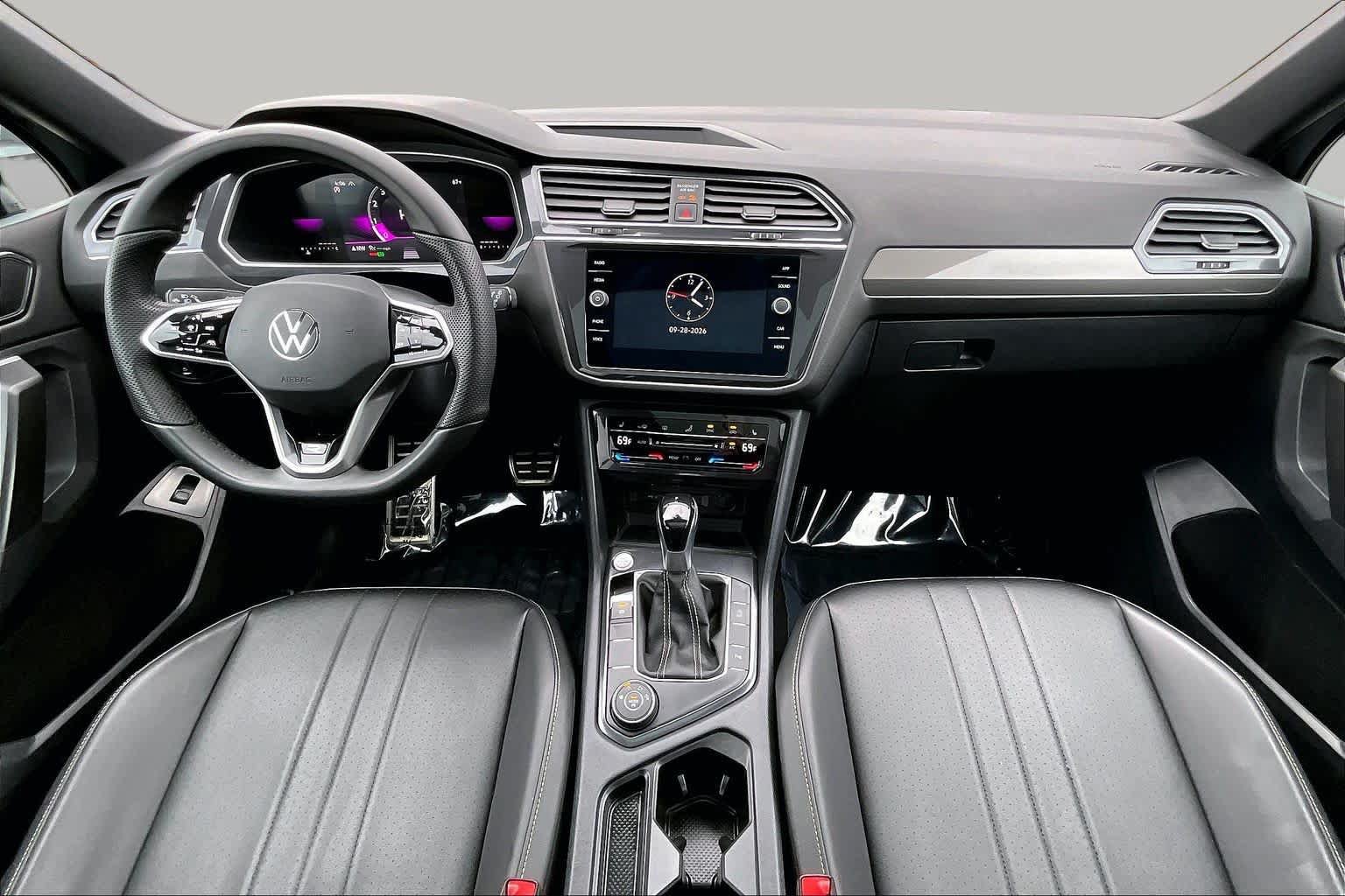 Used 2024 Volkswagen Tiguan SE R-Line AWD/4WD image 16