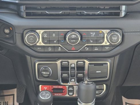 New 2026 Jeep Wrangler Unlimited Rubicon image 38