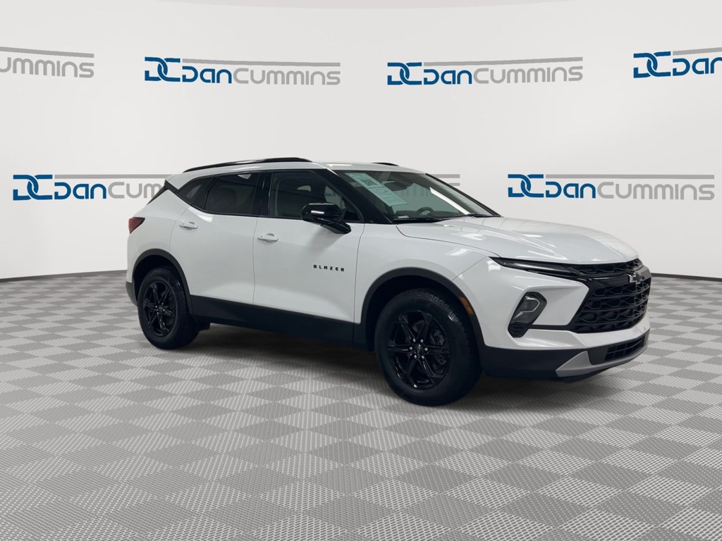 Used 2023 Chevrolet Blazer LT w/ Convenience Package FWD image 2