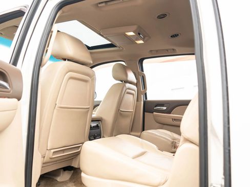 Used 2013 Chevrolet Suburban LTZ image 26