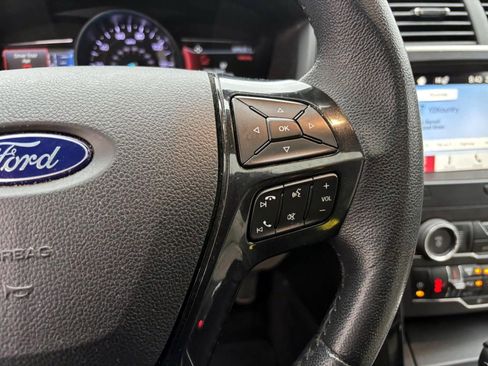 Used 2018 Ford Explorer XLT w/ Equipment Group 202A AWD/4WD image 18