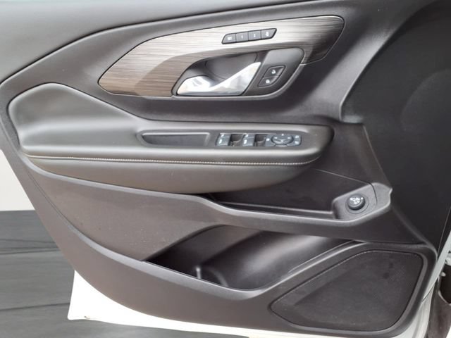 Used 2024 GMC Terrain SLT AWD/4WD image 14