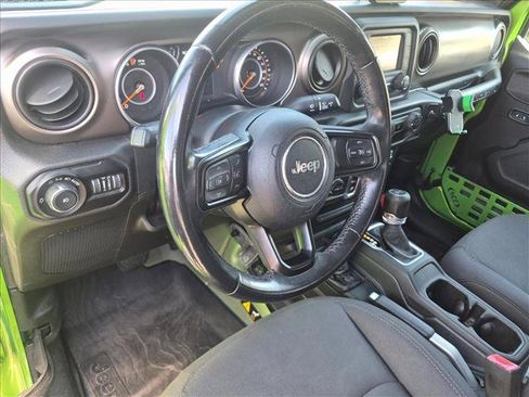 Used 2018 Jeep Wrangler Sport AWD/4WD image 9