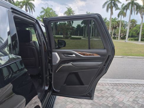 Used 2021 Cadillac Escalade Premium Luxury Platinum AWD/4WD image 38