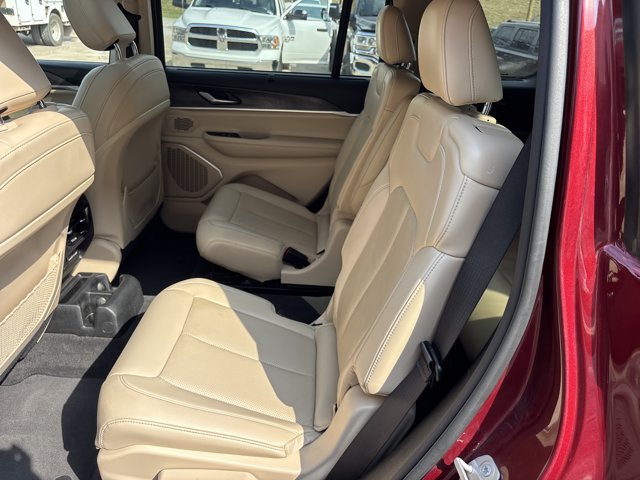 Used 2022 Jeep Grand Cherokee L Limited w/ Luxury Tech Group II AWD/4WD image 15