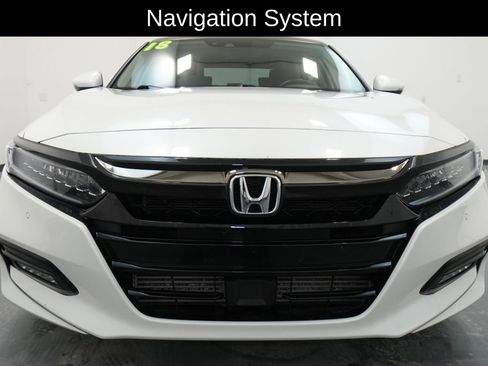 Used 2018 Honda Accord Touring image 2