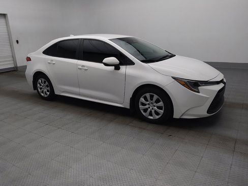 Used 2025 Toyota Corolla LE FWD image 11
