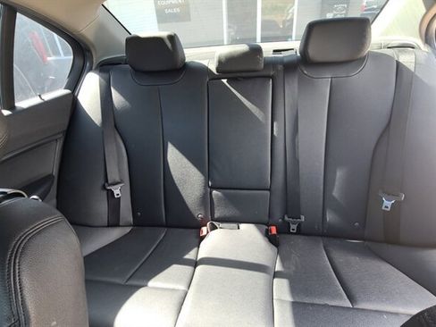 Used 2015 BMW 320i xDrive Sedan image 8