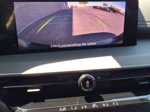Used 2025 Nissan Murano SV AWD/4WD image 13
