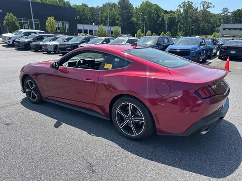 Used 2025 Ford Mustang Coupe RWD image 6