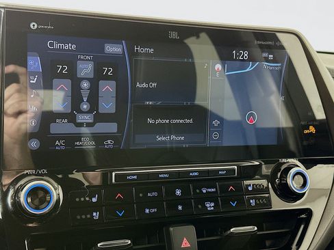 Used 2020 Toyota Highlander Limited image 15