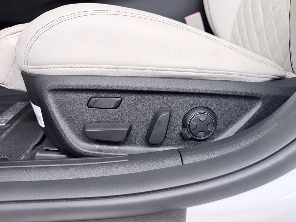 Used 2025 Genesis G70 3.3T Advanced w/ Sport Prestige Package RWD image 11