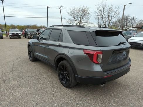 Certified 2023 Ford Explorer ST-Line AWD/4WD image 3