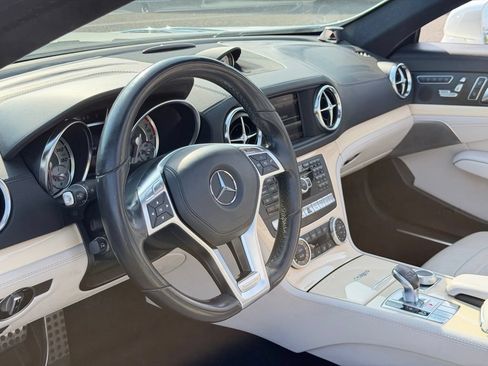 Used 2014 Mercedes-Benz SL 550 image 17