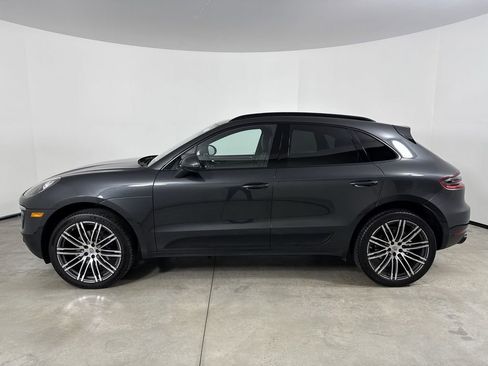 Certified 2017 Porsche Macan AWD/4WD image 2