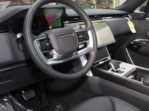 New 2026 Land Rover Range Rover Long Wheelbase SE image 14