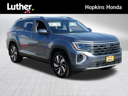 Used 2024 Volkswagen Atlas SEL AWD/4WD image 1