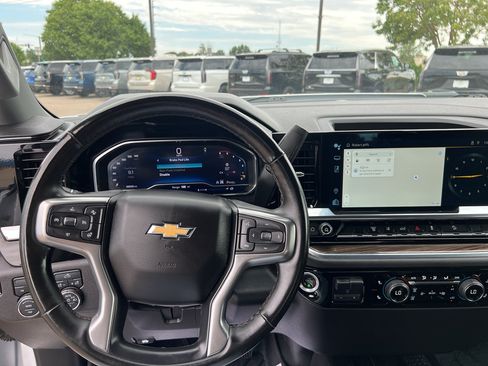 Used 2024 Chevrolet Silverado 2500 LT w/ Convenience Package AWD/4WD image 9