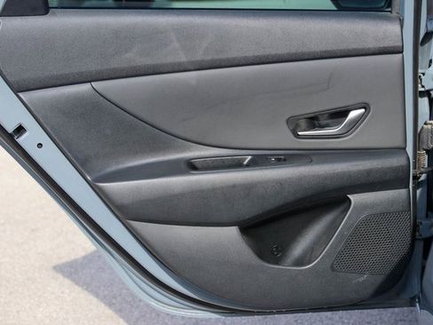 Used 2022 Hyundai Elantra SEL w/ Convenience Package image 11