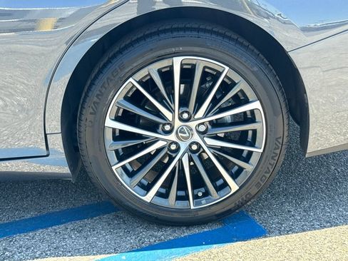 Used 2025 Lexus ES 350 w/ Premium Package FWD image 18