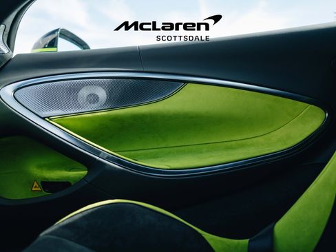 Used 2025 McLaren Artura Performance image 38