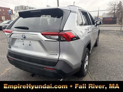 Used 2022 Toyota RAV4 XLE image 9