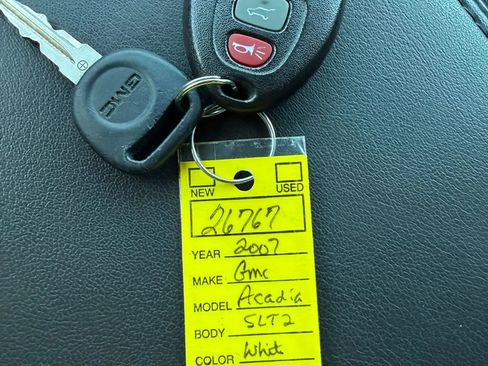 Used 2007 GMC Acadia SLT w/ Trailering Package image 27