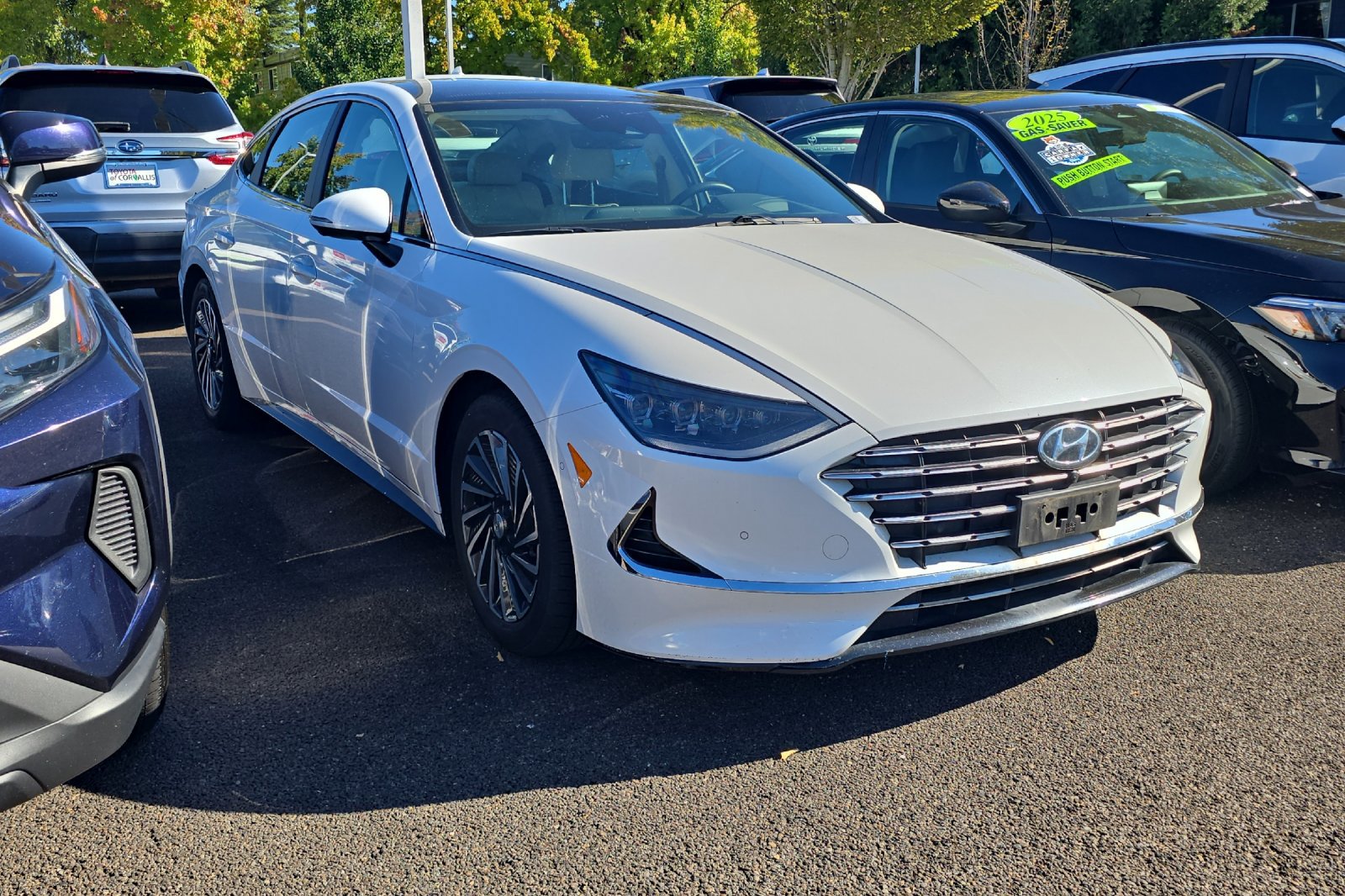 Used 2022 Hyundai Sonata Limited FWD image 2