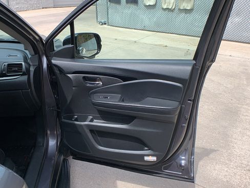 Used 2016 Honda Pilot Touring image 29