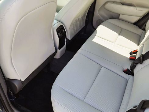 Used 2025 Hyundai Kona Limited image 14