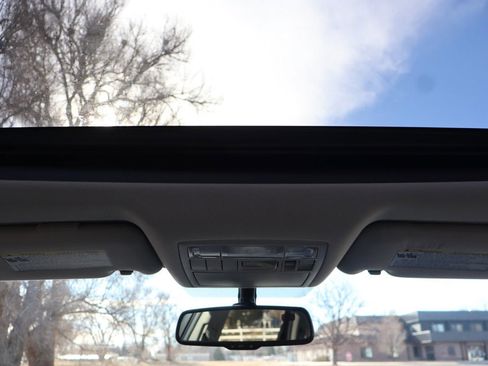 Used 2014 Toyota Venza XLE image 28