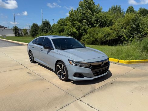 Used 2021 Honda Accord Sport image 12