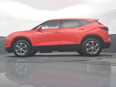 Used 2025 Chevrolet Blazer LT FWD image 29