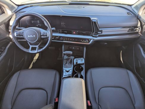 Certified 2025 Kia Sportage EX image 12