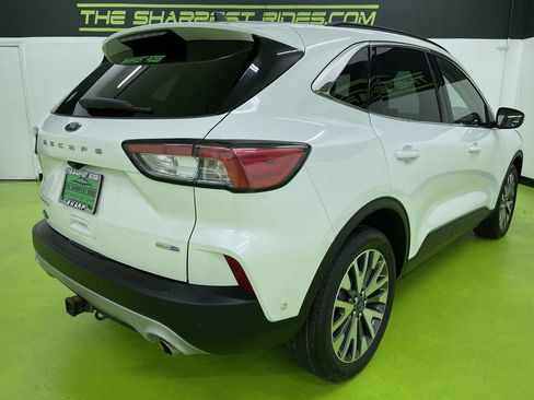 Used 2020 Ford Escape Titanium image 9