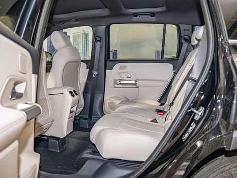 Used 2026 Mercedes-Benz GLB 250 4MATIC image 22