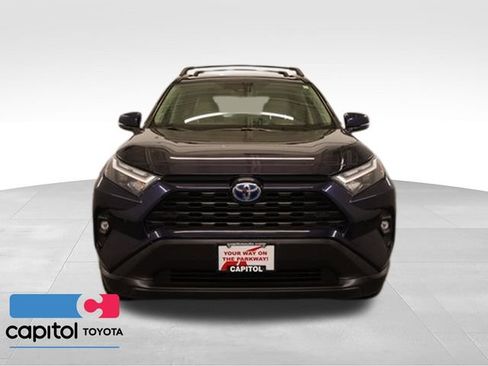 Certified 2022 Toyota RAV4 XLE Premium AWD/4WD image 7