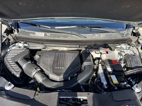 Certified 2025 Chevrolet Traverse LT image 3